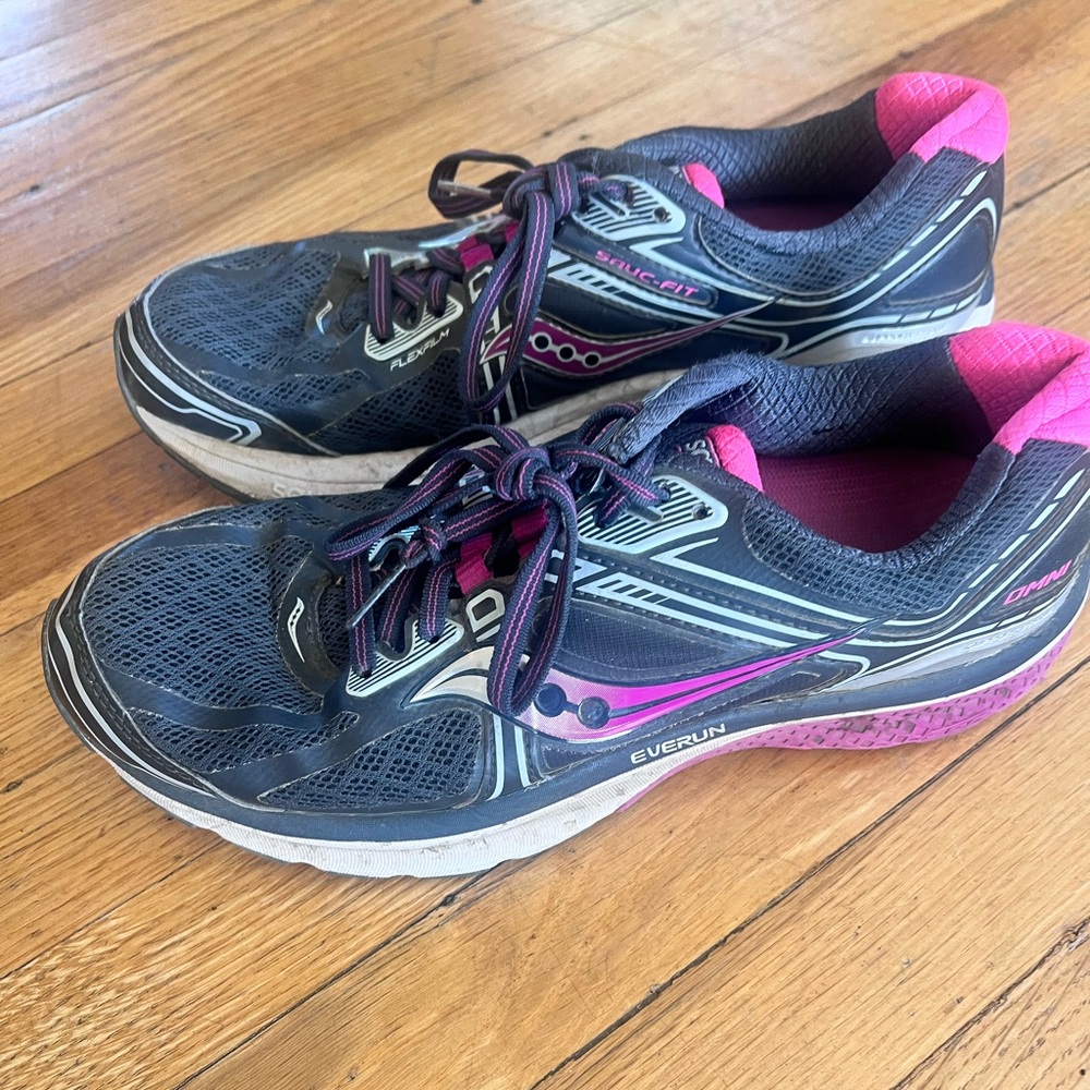 Saucony Omni-15 Women's Running Training Sneakers